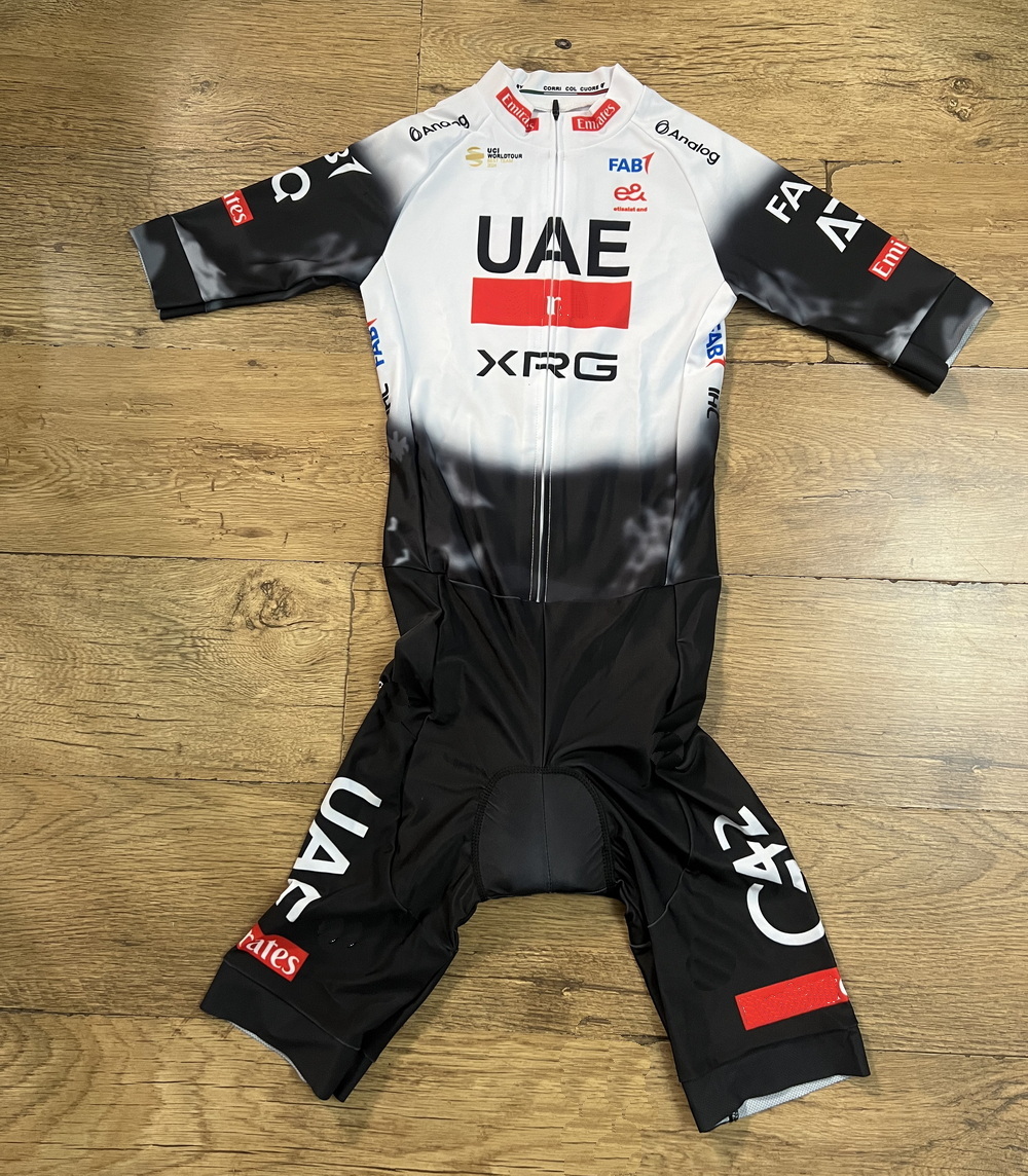 LASER CUT Skinsuit 2025 2026 U – Summer Clothing Material Bewertung und Preis